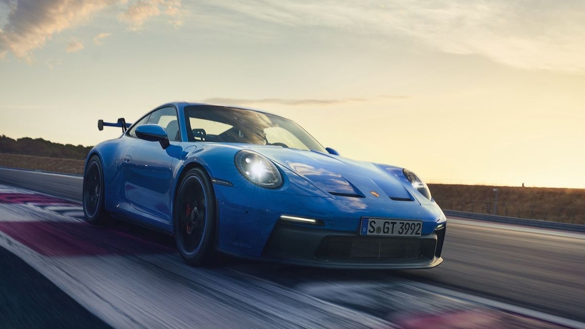 Porsche konečně představilo 911 GT3, bez turba a s manuálem